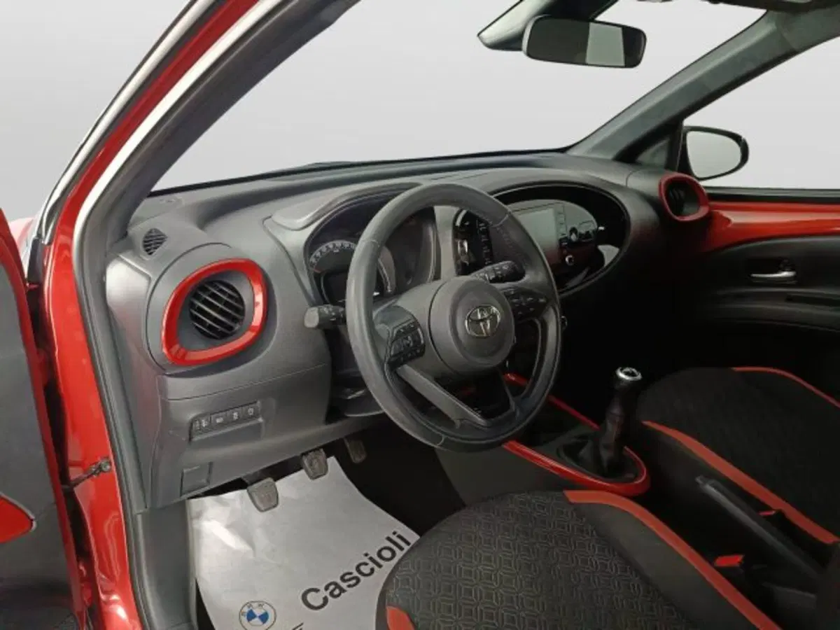 Toyota Aygo X usata a Teramo (7)
