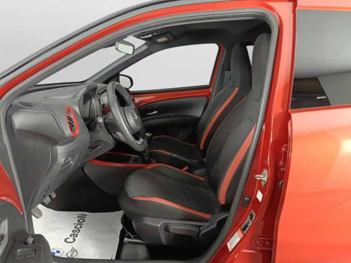 Toyota Aygo X usata a Teramo (8)