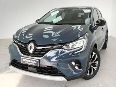 Renault Captur Full Hybrid E-Tech 145 CV Zen del 2023 usata a Lurate Caccivio
