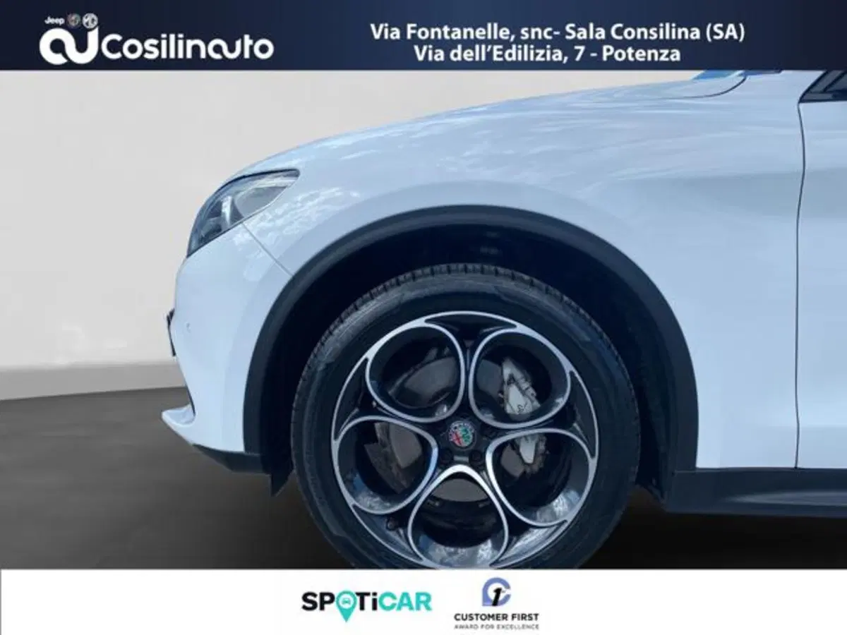 Alfa Romeo Stelvio usata a Salerno (19)