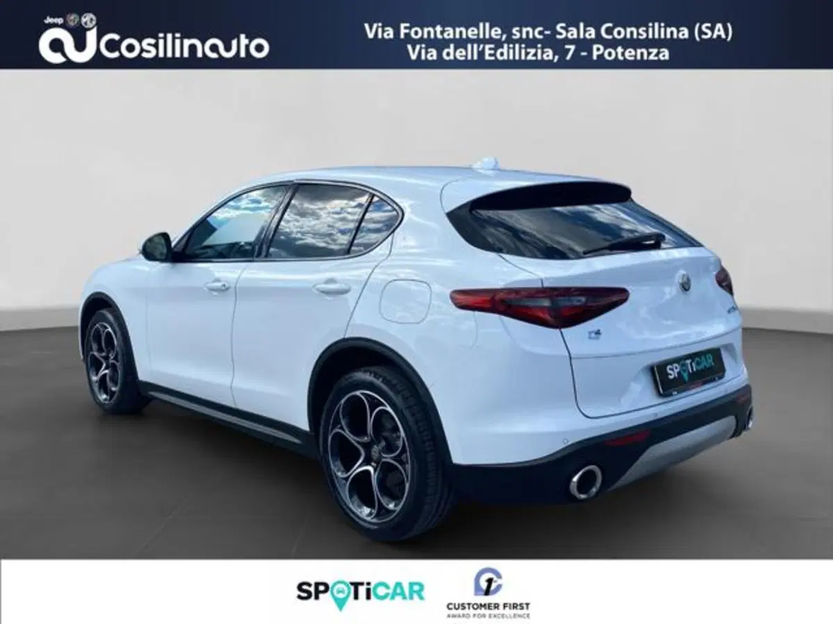 Alfa Romeo Stelvio usata a Salerno (3)