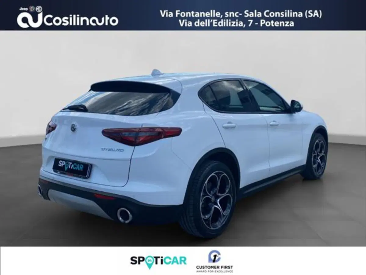 Alfa Romeo Stelvio usata a Salerno (5)