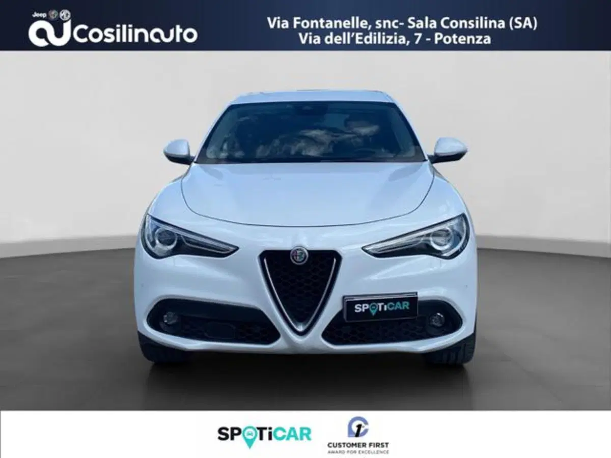 Alfa Romeo Stelvio usata a Salerno (8)