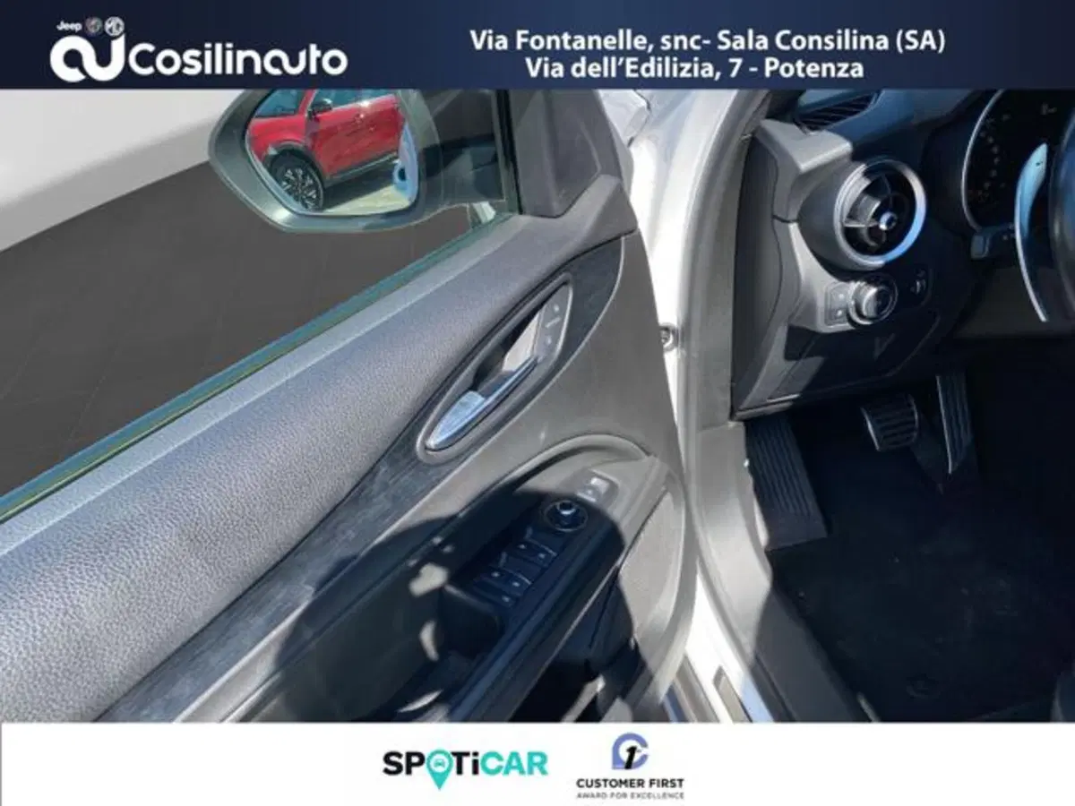 Alfa Romeo Stelvio usata a Salerno (16)