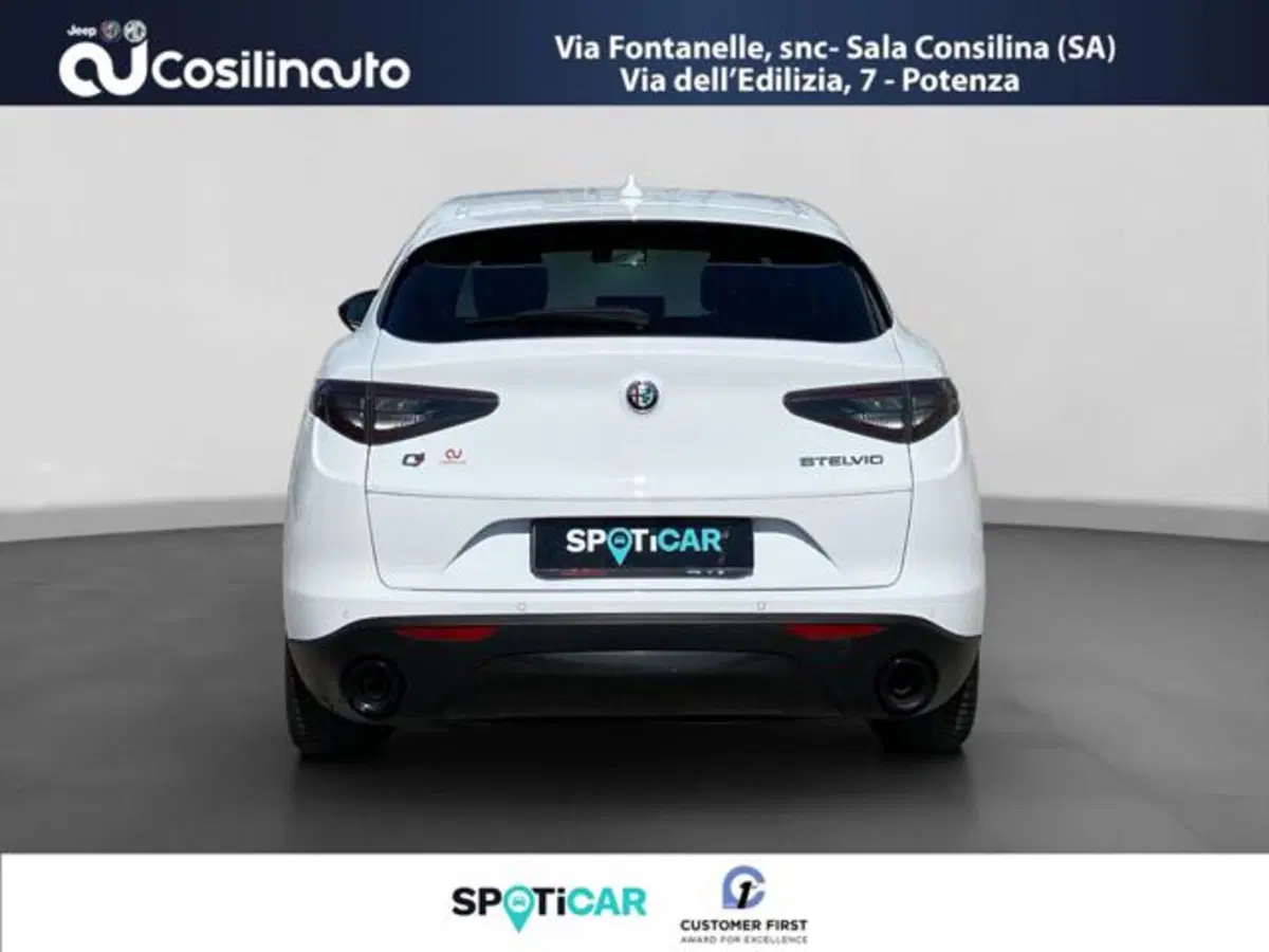 Alfa Romeo Stelvio usata a Salerno (4)