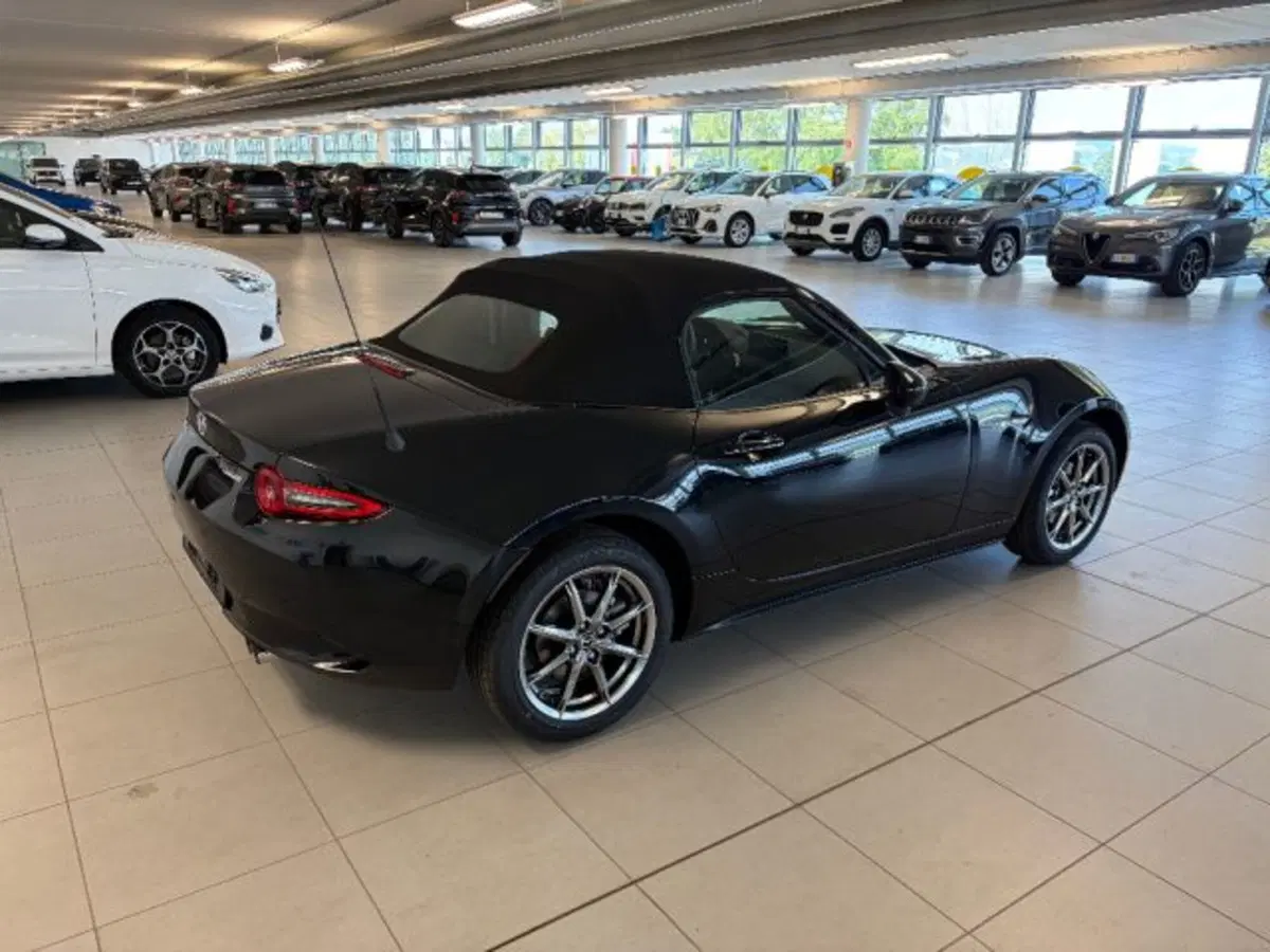 Mazda MX-5 nuova a Cuneo (4)