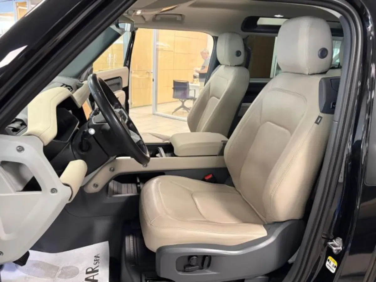 Land Rover Defender usata a Cuneo (13)