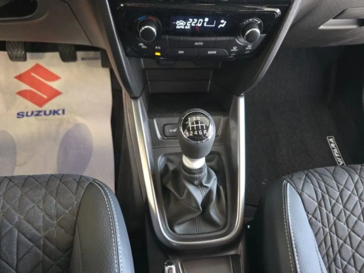Suzuki Vitara nuova a Reggio Emilia (12)