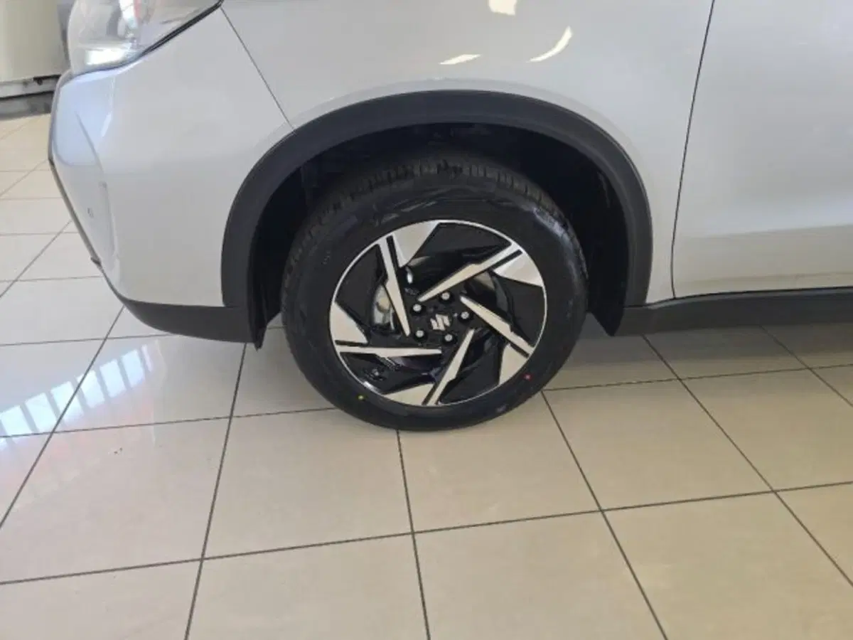 Suzuki Vitara nuova a Reggio Emilia (17)