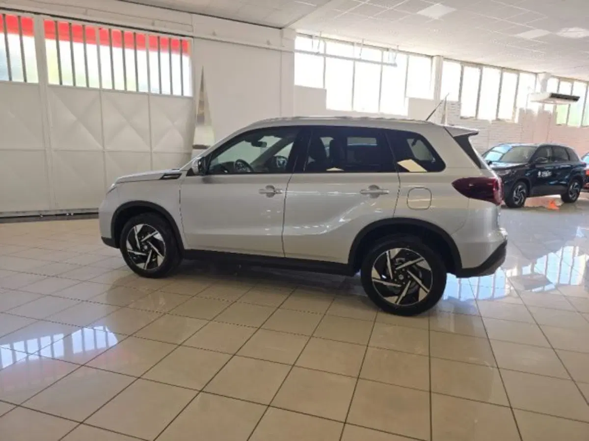 Suzuki Vitara nuova a Reggio Emilia (3)
