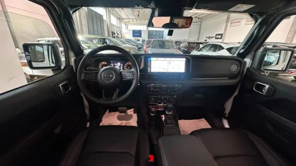 Jeep Wrangler Unlimited usata a Reggio Emilia (16)