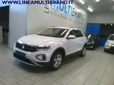 Volkswagen T-Roc 1.0 TSI Life del 2023 usata a Piacenza