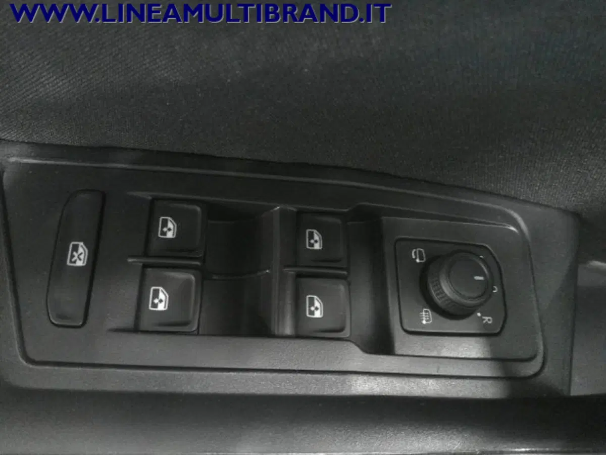 Volkswagen T-Roc usata a Piacenza (18)