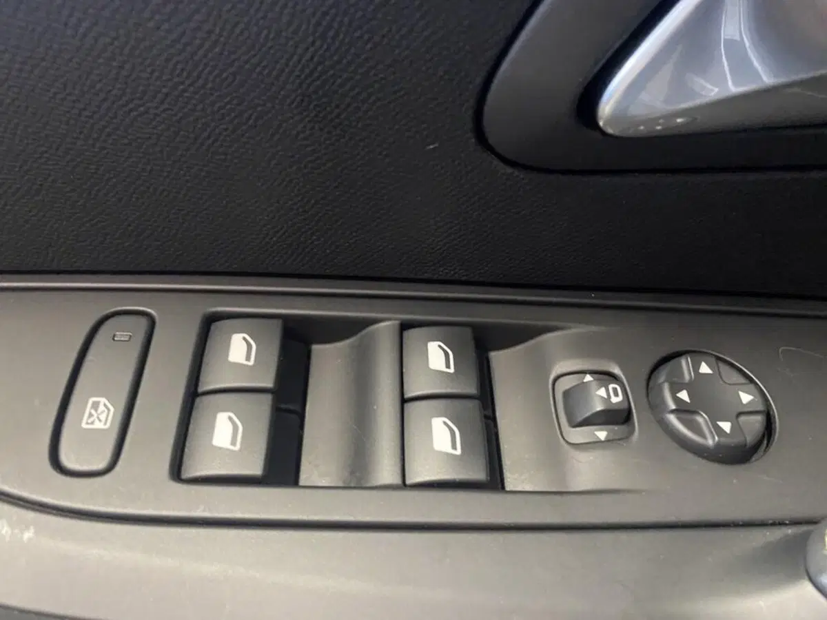 Peugeot 208 usata a Torino (13)