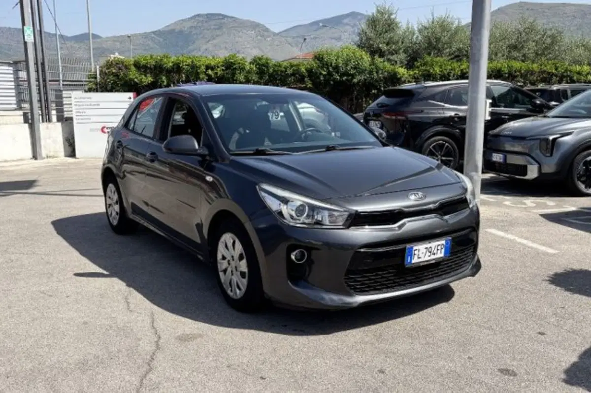 Kia Rio usata a Latina