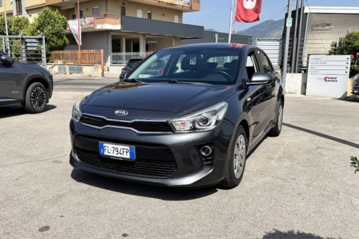 Kia Rio usata a Latina (3)