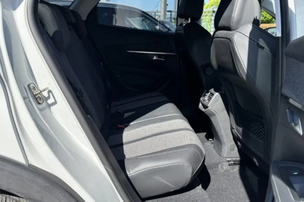 Peugeot 3008 usata a Latina (10)