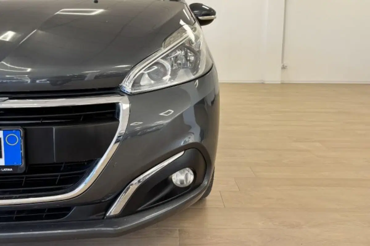 Peugeot 208 usata a Latina (11)