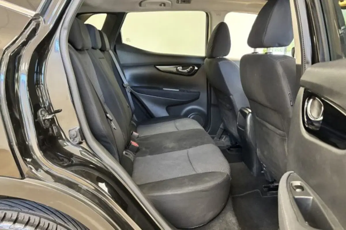Nissan Qashqai usata a Latina (10)