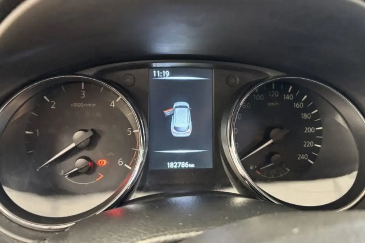 Nissan Qashqai usata a Latina (13)