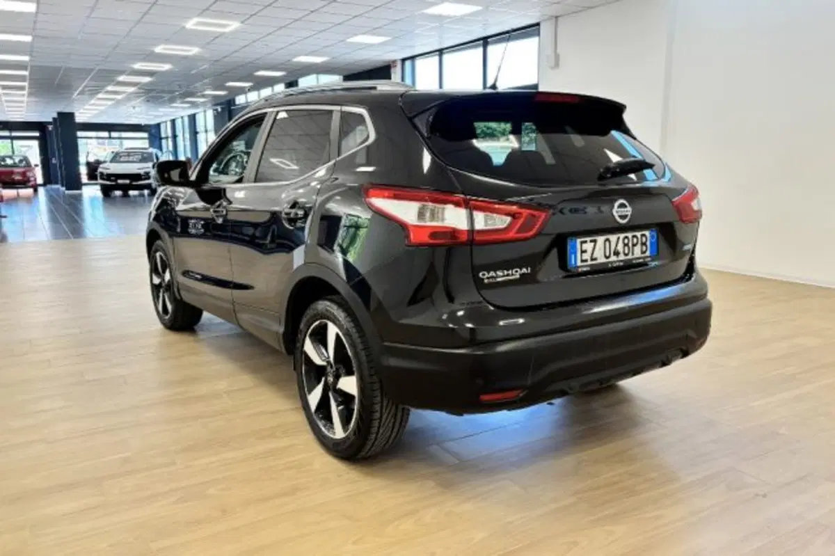 Nissan Qashqai usata a Latina (5)