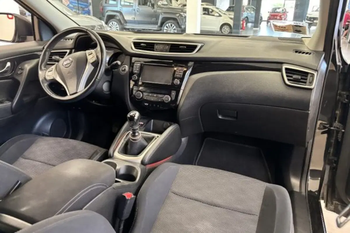 Nissan Qashqai usata a Latina (9)