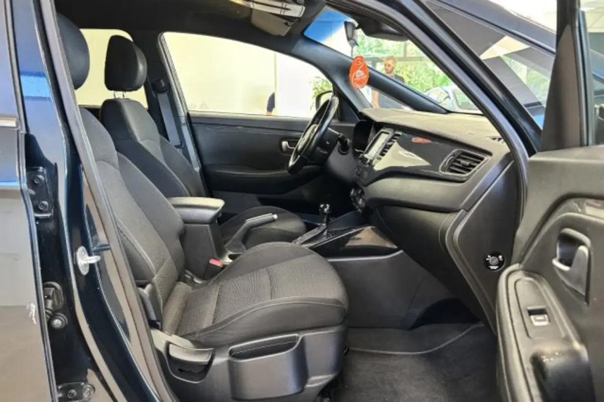 Kia Carens usata a Latina (8)