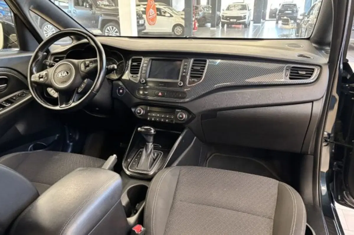 Kia Carens usata a Latina (9)