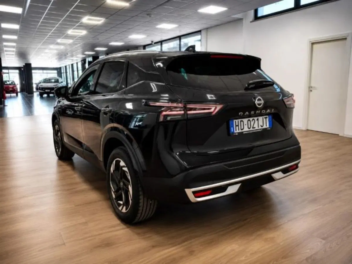 Nissan Qashqai nuova a Latina (5)