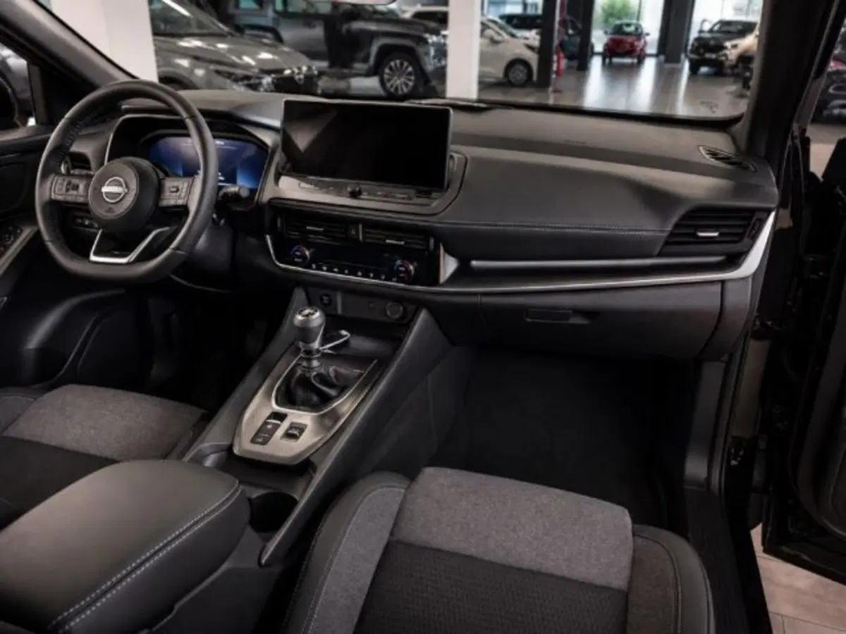 Nissan Qashqai nuova a Latina (9)