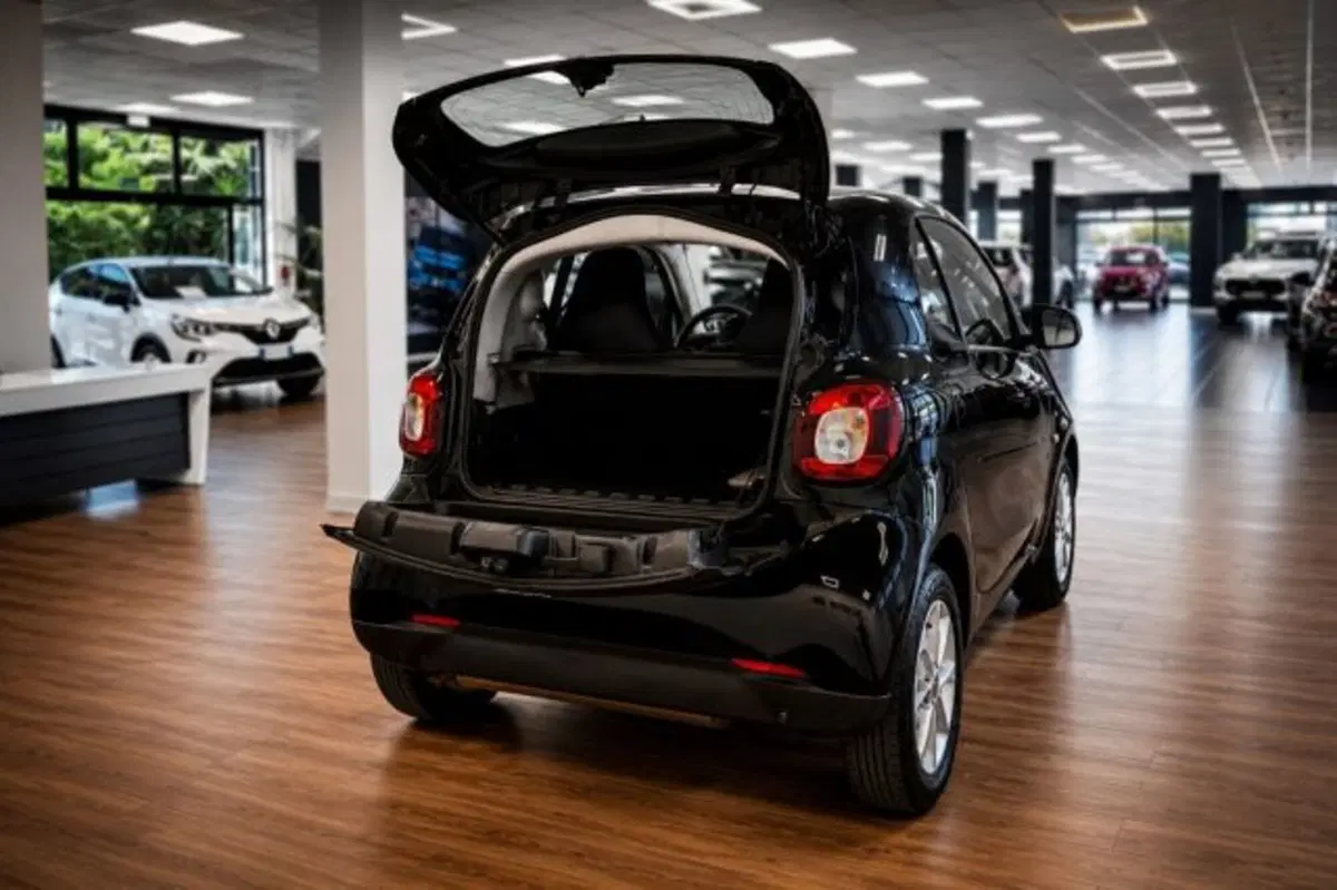 smart Fortwo usata a Latina (7)