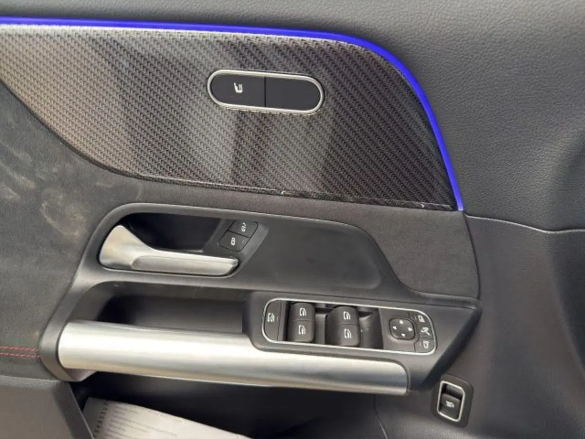 Mercedes-Benz GLA SUV usata a Novara (13)
