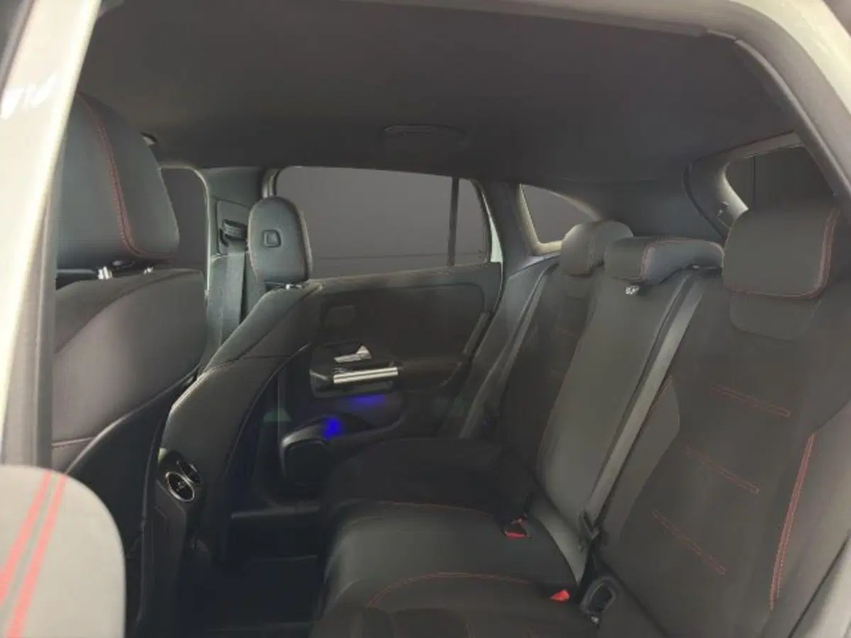 Mercedes-Benz GLA SUV usata a Novara (8)