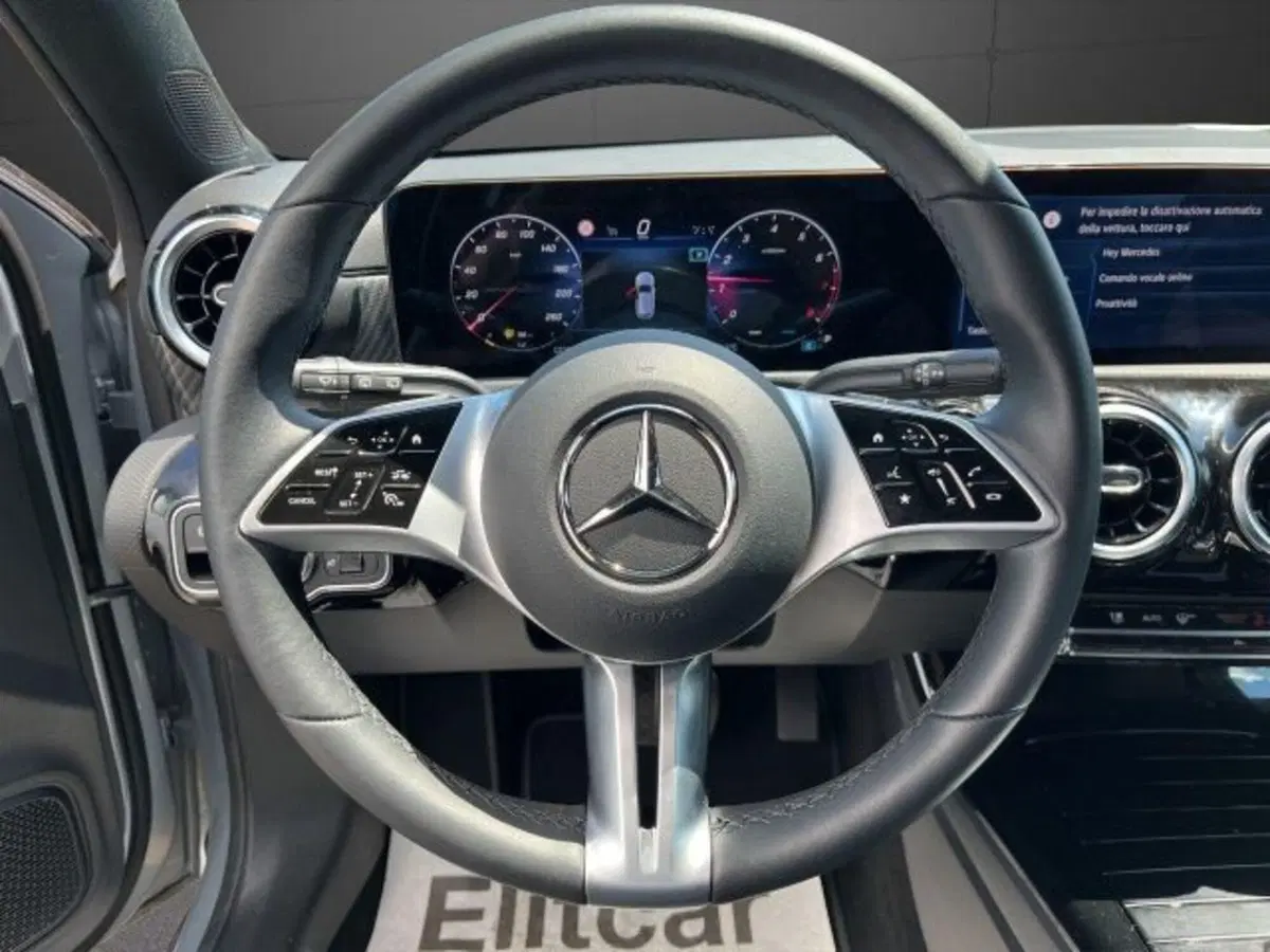 Mercedes-Benz Classe A Sedan usata a Novara (11)