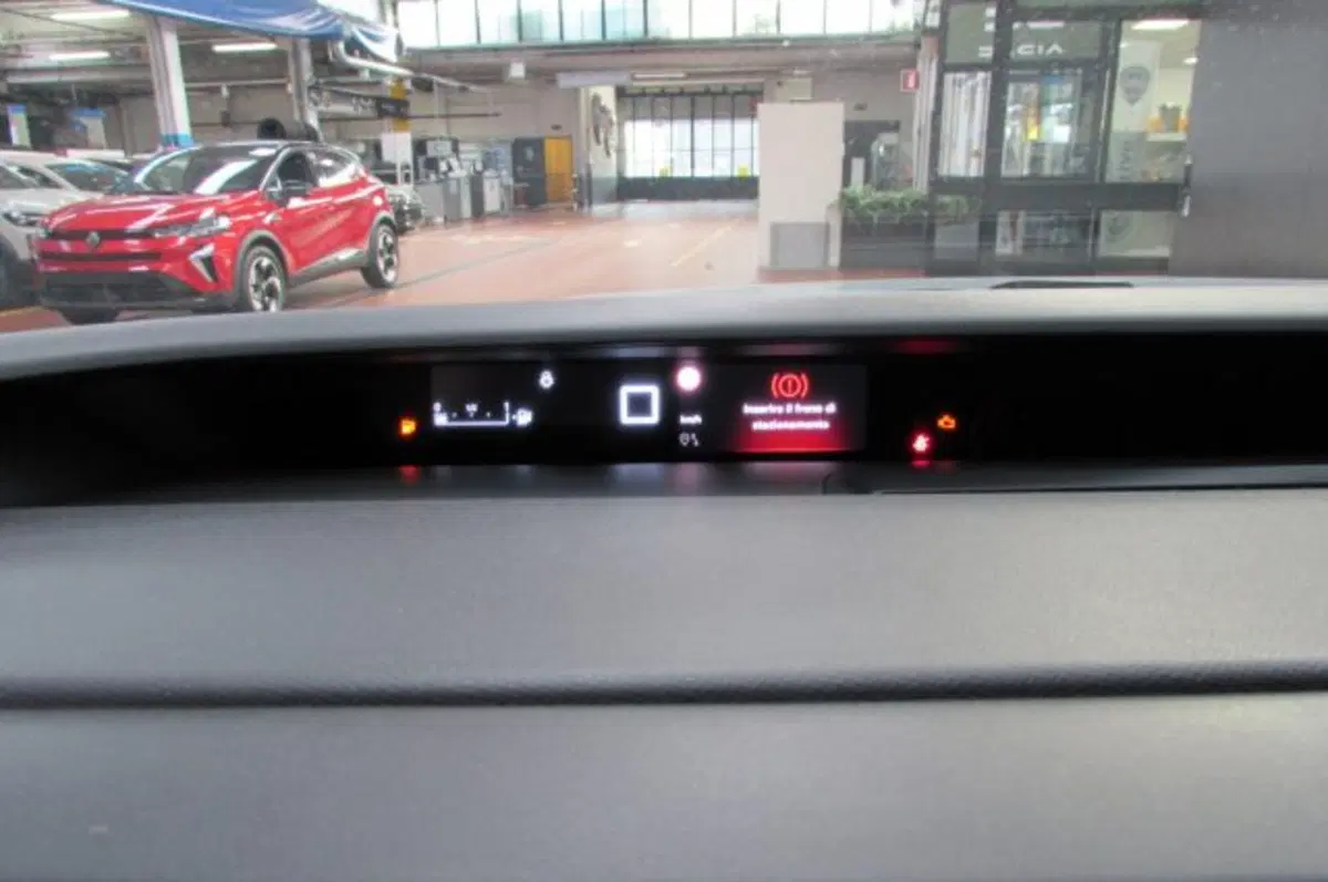 Citroen C3 Aircross nuova a Milano (11)