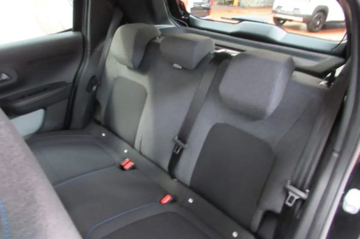 Citroen C3 Aircross nuova a Milano (12)