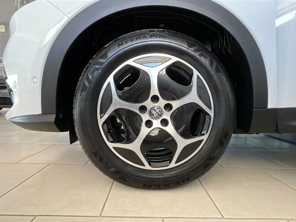 Alfa Romeo Tonale nuova a Lecce (10)