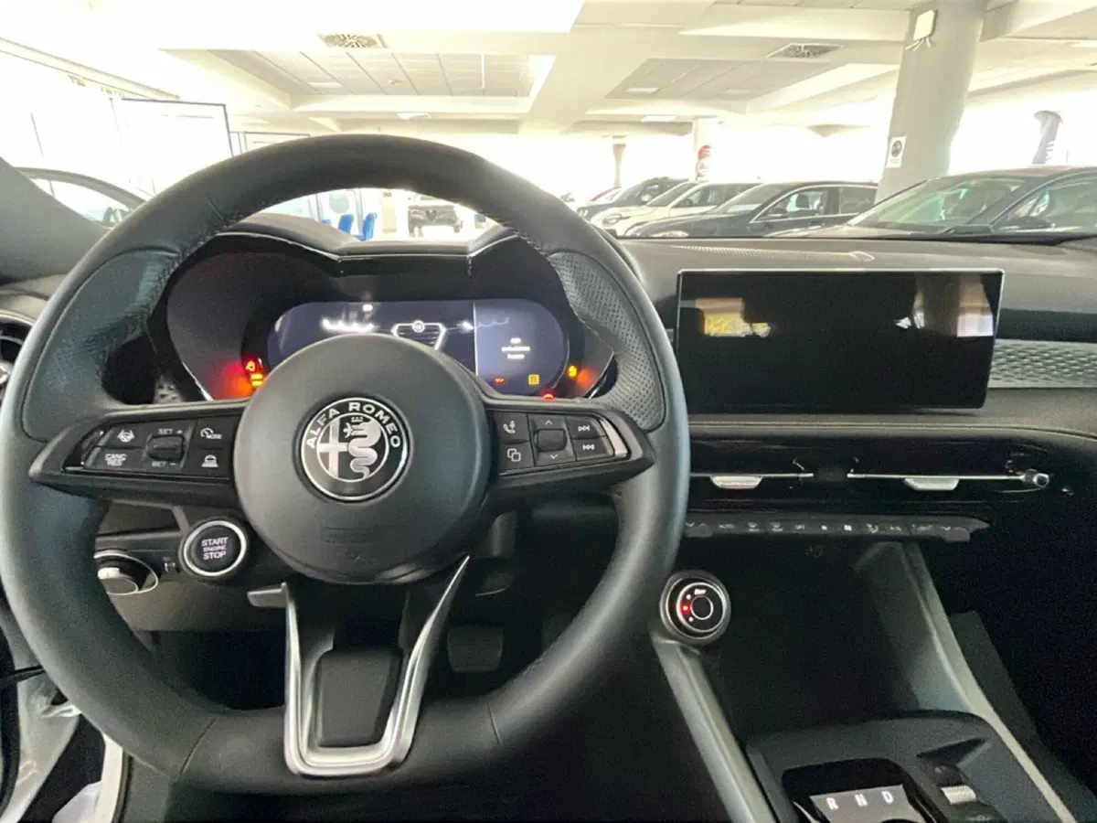 Alfa Romeo Tonale nuova a Lecce (13)