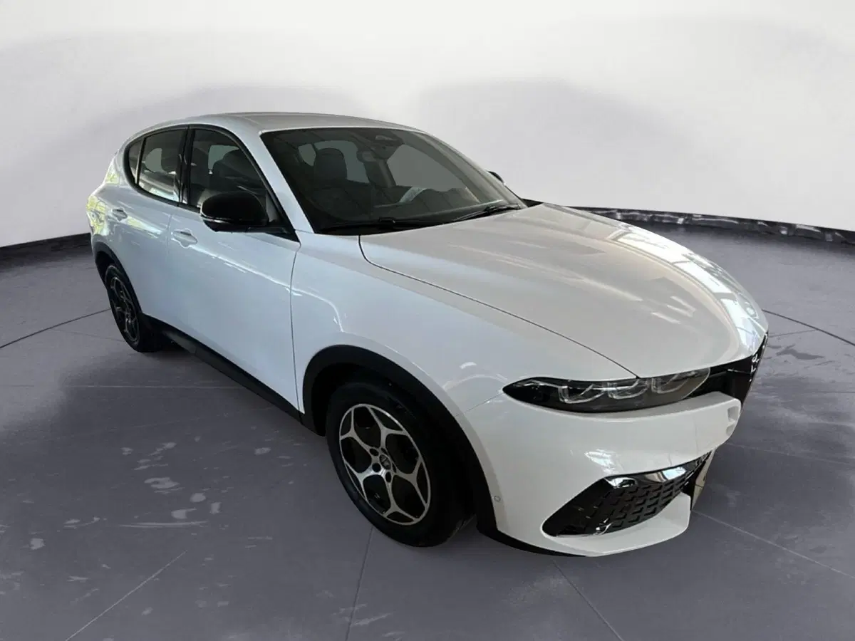 Alfa Romeo Tonale nuova a Lecce (3)