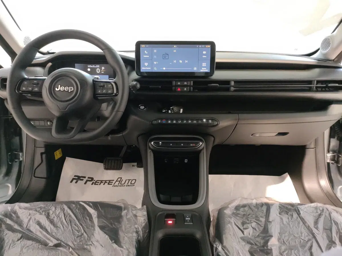 Jeep Avenger nuova a Macerata (16)