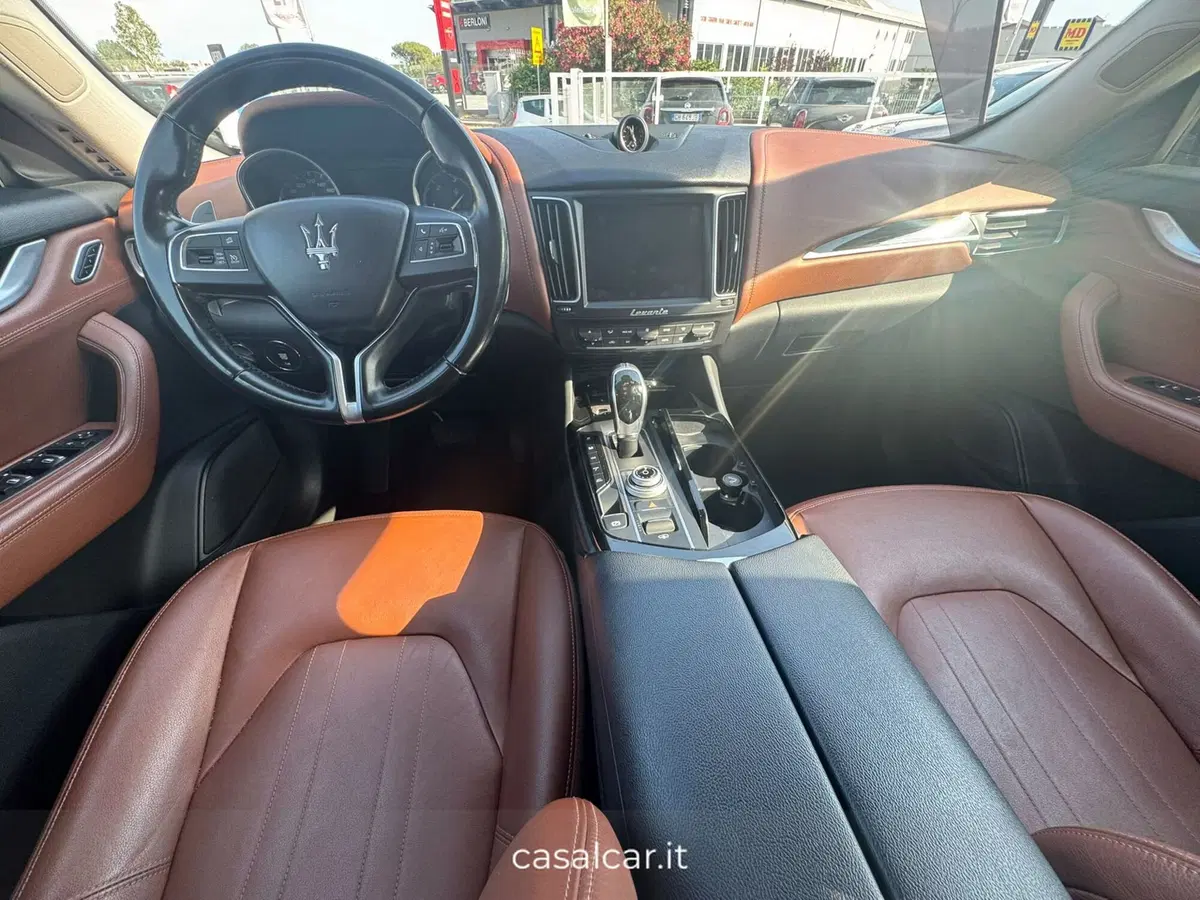Maserati Levante usata a Salerno (12)