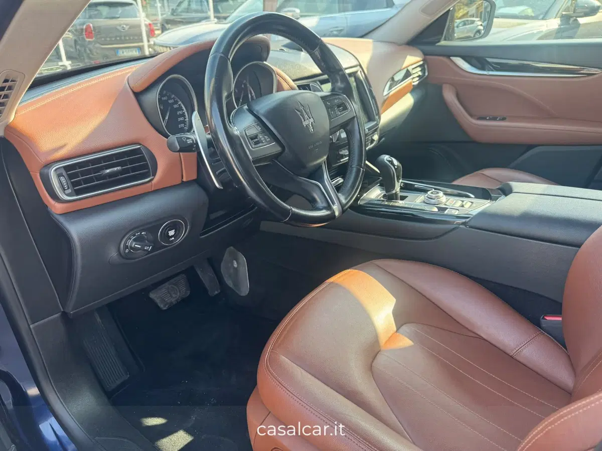 Maserati Levante usata a Salerno (9)