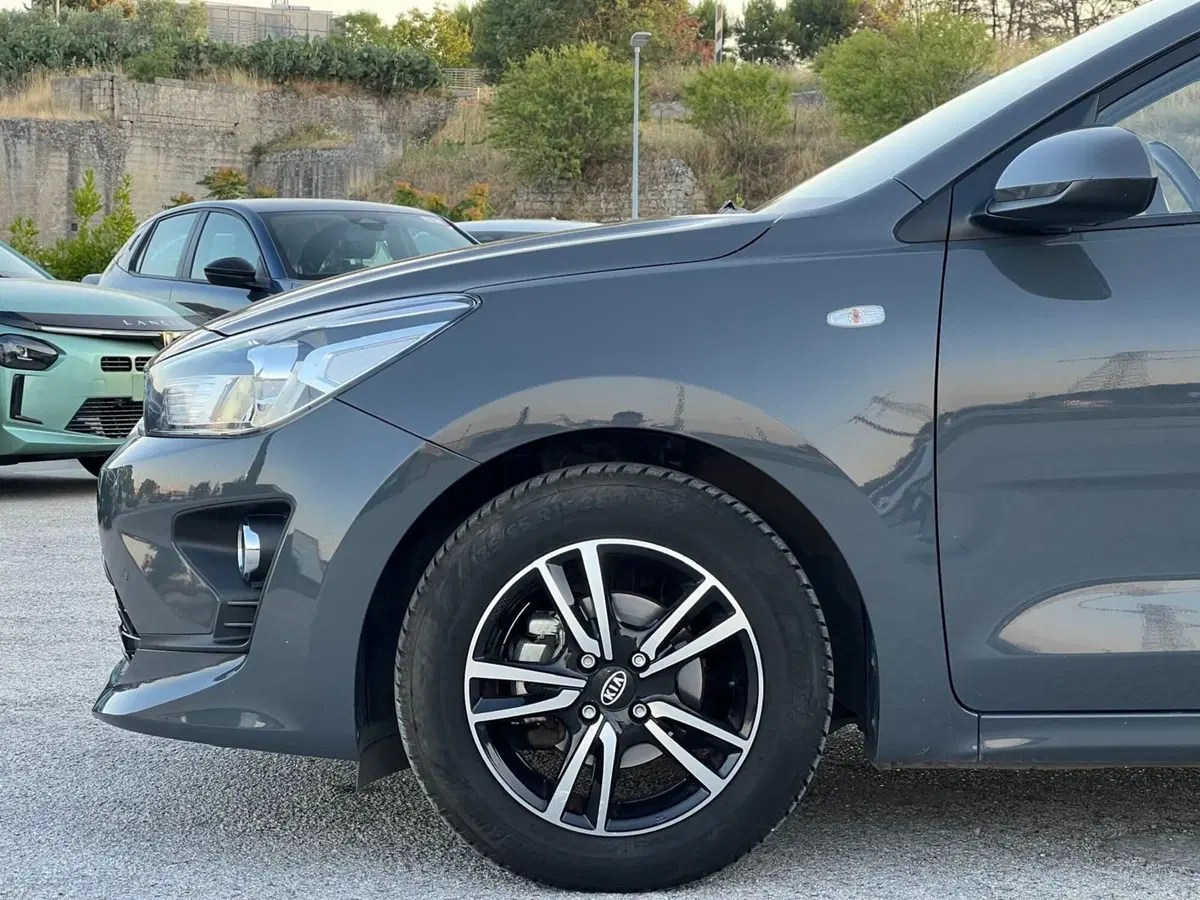 Kia Rio usata a Matera (13)