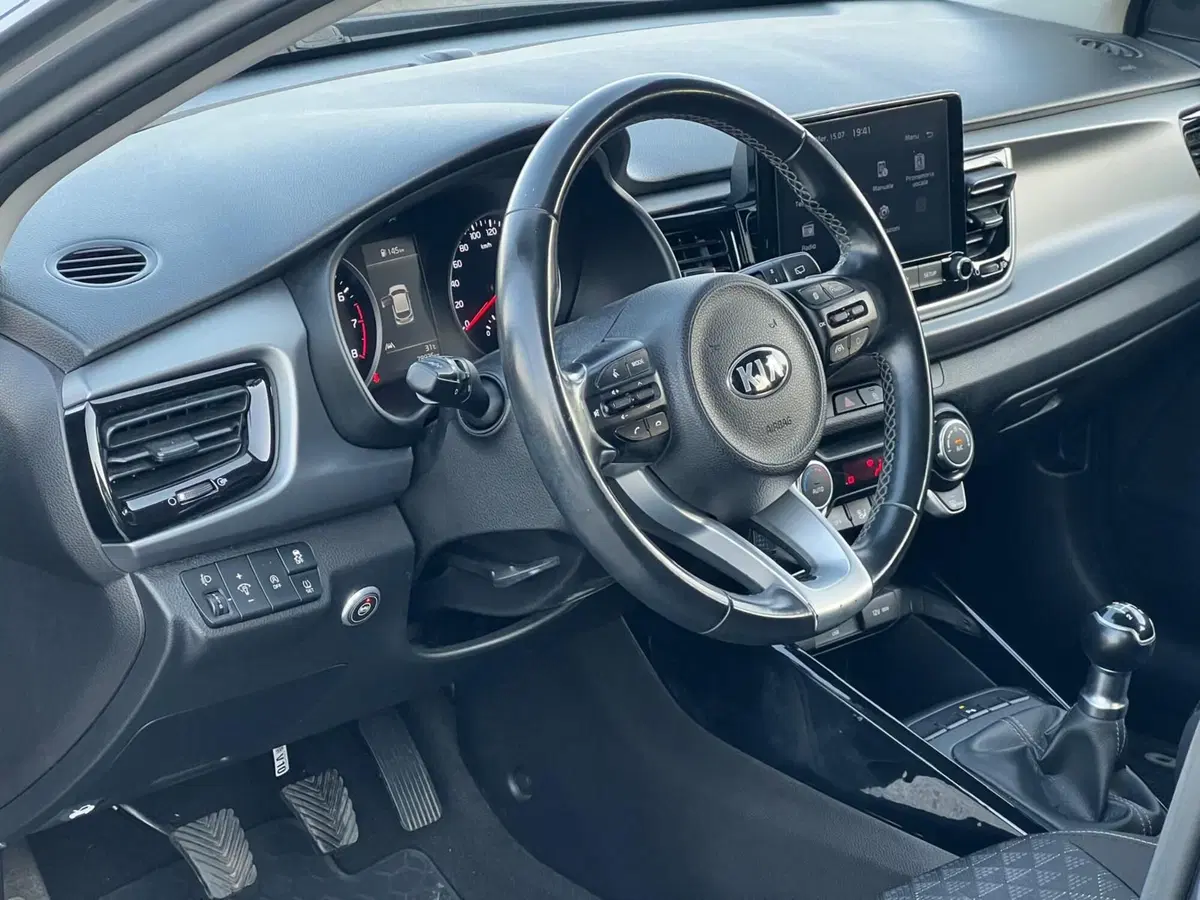 Kia Rio usata a Matera (14)