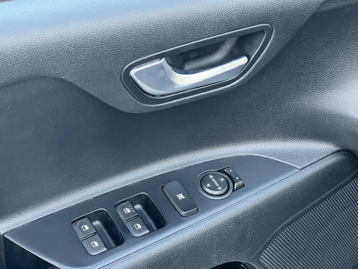 Kia Rio usata a Matera (15)