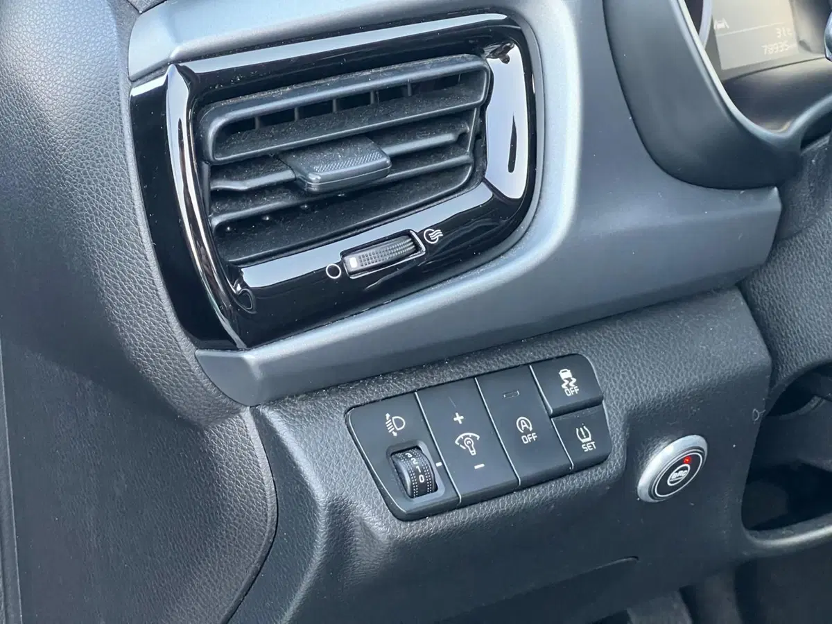 Kia Rio usata a Matera (16)