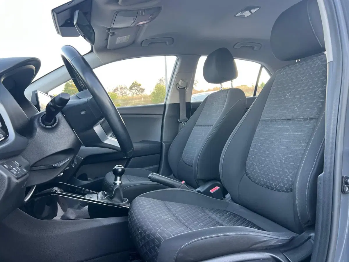 Kia Rio usata a Matera (18)