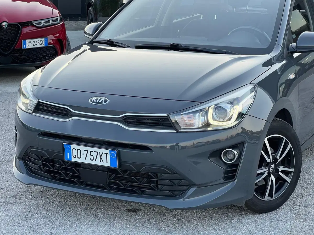 Kia Rio usata a Matera (2)