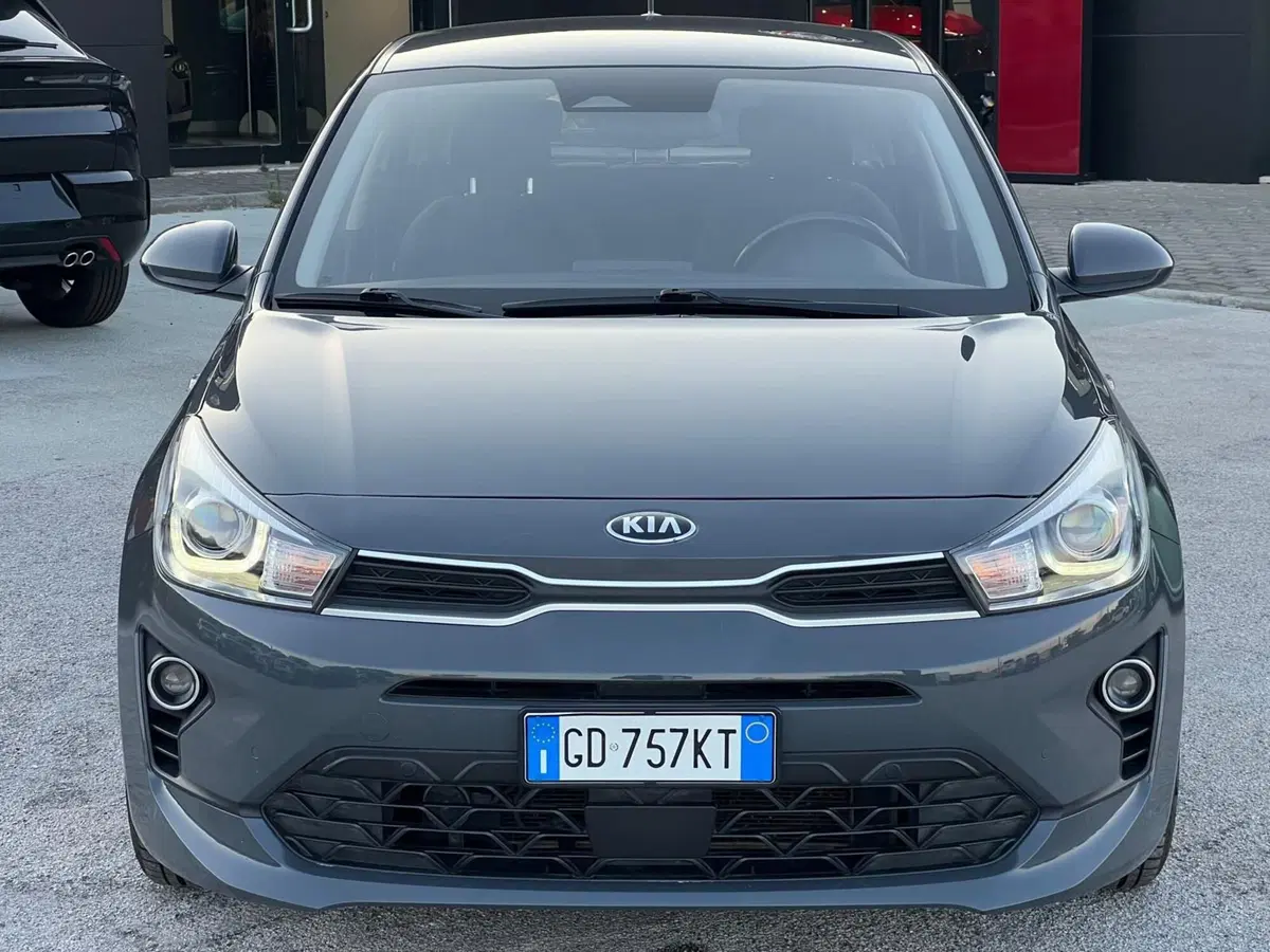 Kia Rio usata a Matera (4)