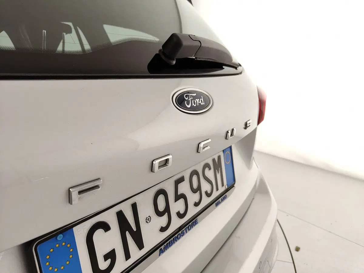 Ford Focus Station Wagon usata a Caserta (10)